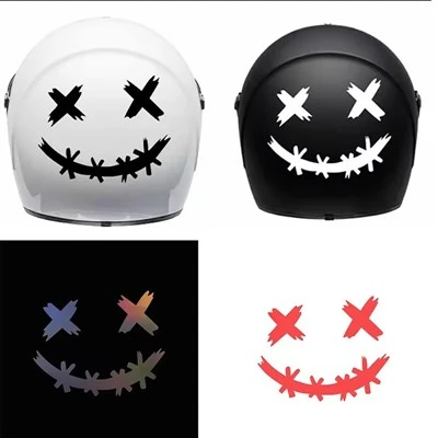Autocollant visage souriant démon pour casque